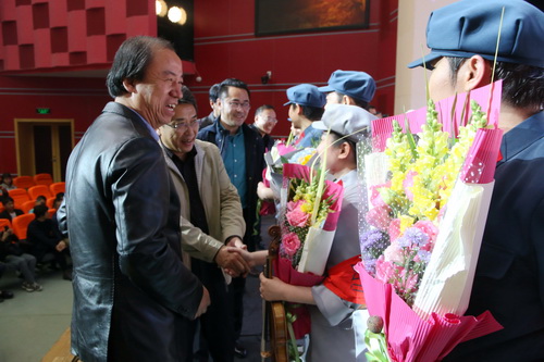19北戏院长刘侗、河北艺术职业学院院长庞彦强、天津艺术职业学院副院长王钦接见演员_调整大小