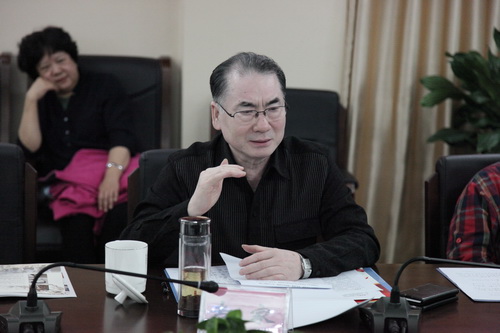 26专家刘中武对演出进行点评_调整大小