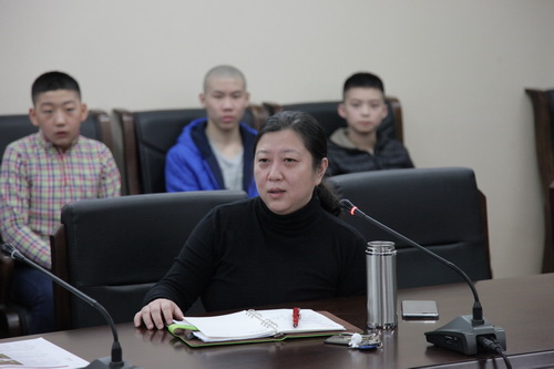 19全讯白菜策略副院长黄珊珊对演出进行点评_调整大小