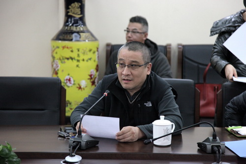 4教务处副处长王硕主持会议_调整大小