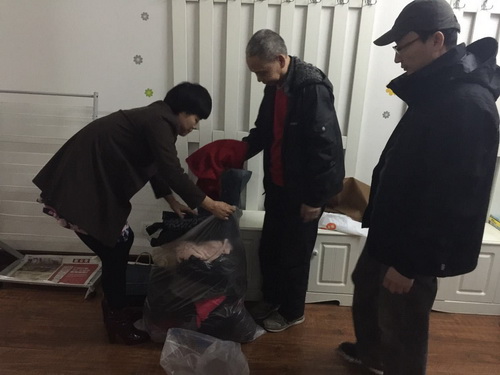 学雷锋献爱心捐赠活动2_调整大小
