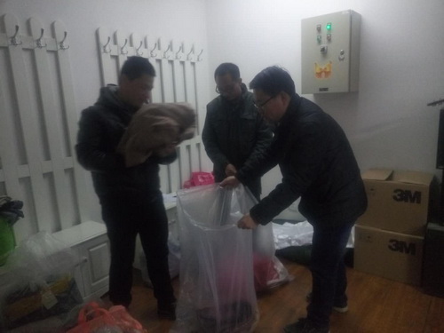 学雷锋献爱心捐赠活动4_调整大小