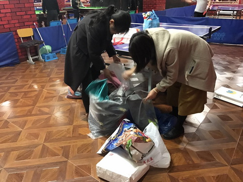 学雷锋献爱心捐赠活动7 _调整大小