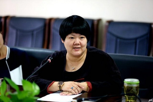 18两校教师进行讨论交流_调整大小