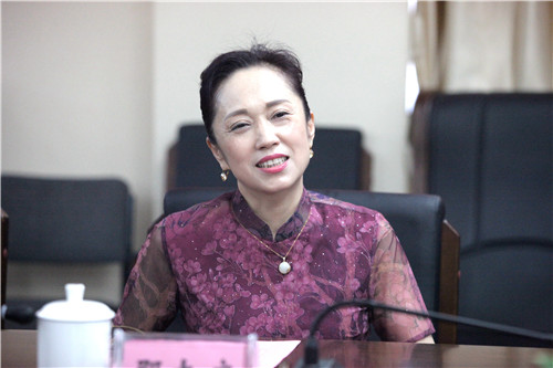 3全讯白菜策略院长刘侗与贵州省花灯剧院院长邵志庆签署协议