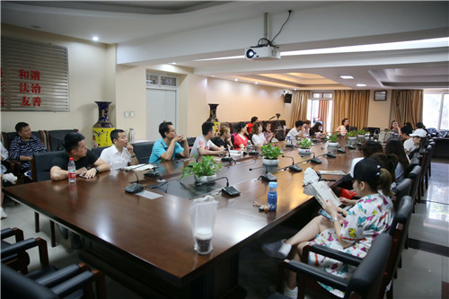 1座谈会现场