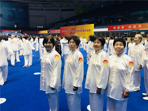 参加展演的老干部1 参加展演的老干部1