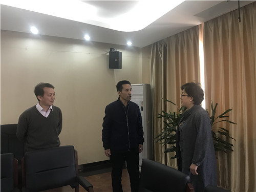 图2党委副书记毕兆炜介绍学院基本情况 图2党委副书记毕兆炜介绍学院基本情况