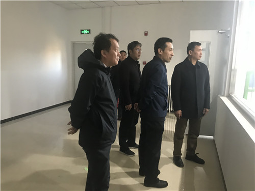 图3局领导检查戏曲教学楼消防设施 图3局领导检查戏曲教学楼消防设施