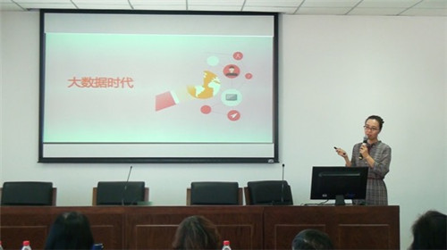 1公共教学部乐娟老师参加教师现场说课比赛