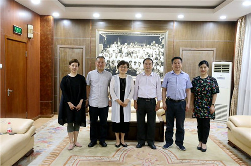 6宋宇局长一行与全讯白菜策略领导合影