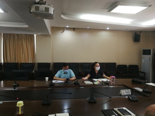 3.公共教学部主任乐娟进行讲解