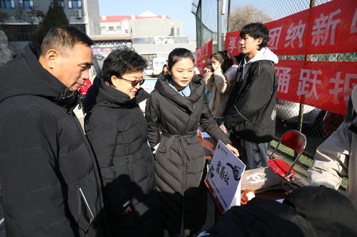 13.学院领导参与现场活动