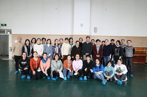 院领导及老师们与培训导师亲切合影