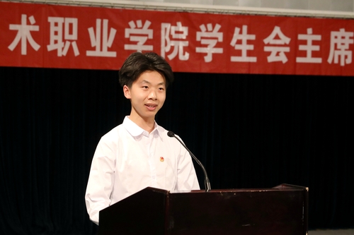 13.9号竞选人陈煜