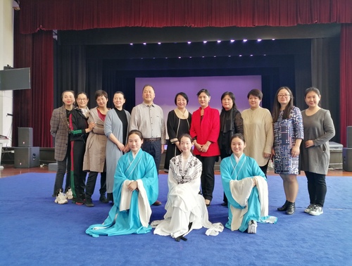 8.调研合影