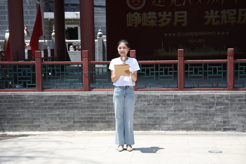 2.团委负责人唐晶晶进行总结