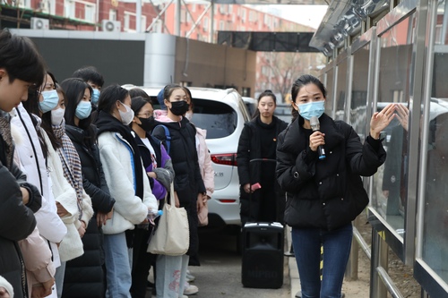 9.团委书记唐晶晶老师组织进行了入团第一课