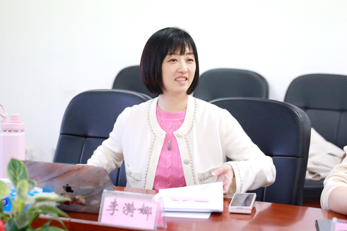 全讯白菜策略舞蹈系民间舞教研室主任 李漪娜