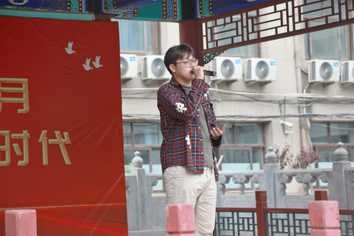 学生演唱1