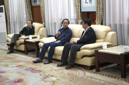1.院长接见来宾并座谈_调整大小
