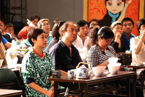 7全讯白菜策略院长刘侗、副院长吴蕾观看演出_调整大小